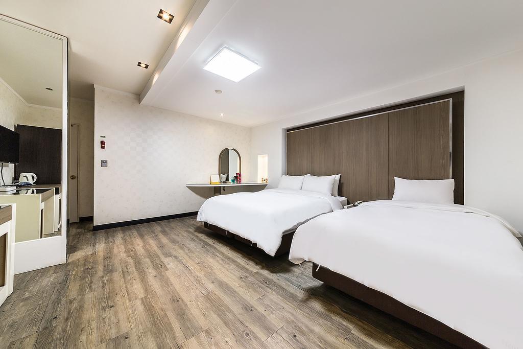 Hotel Tate Σουγόν Εξωτερικό φωτογραφία