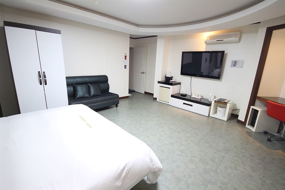 Hotel Tate Σουγόν Εξωτερικό φωτογραφία