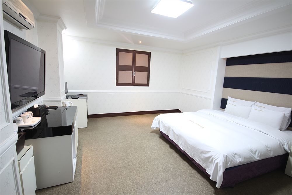 Hotel Tate Σουγόν Εξωτερικό φωτογραφία