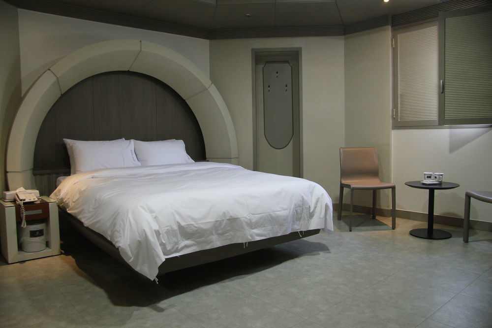 Hotel Tate Σουγόν Εξωτερικό φωτογραφία