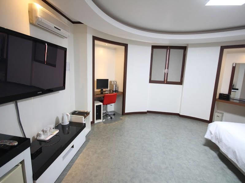 Hotel Tate Σουγόν Εξωτερικό φωτογραφία
