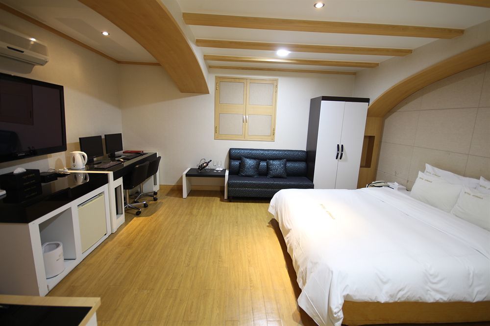 Hotel Tate Σουγόν Εξωτερικό φωτογραφία