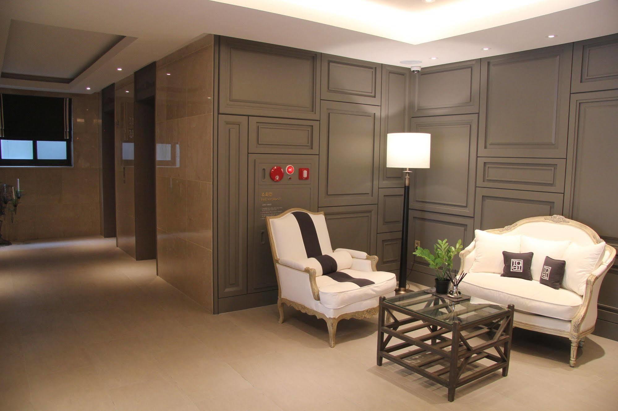 Hotel Tate Σουγόν Εξωτερικό φωτογραφία